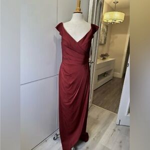 NEW LA FEMME 25206 Surplice Off the Shoulder Column Gown BURGUNDY SIZE 14 NWOT